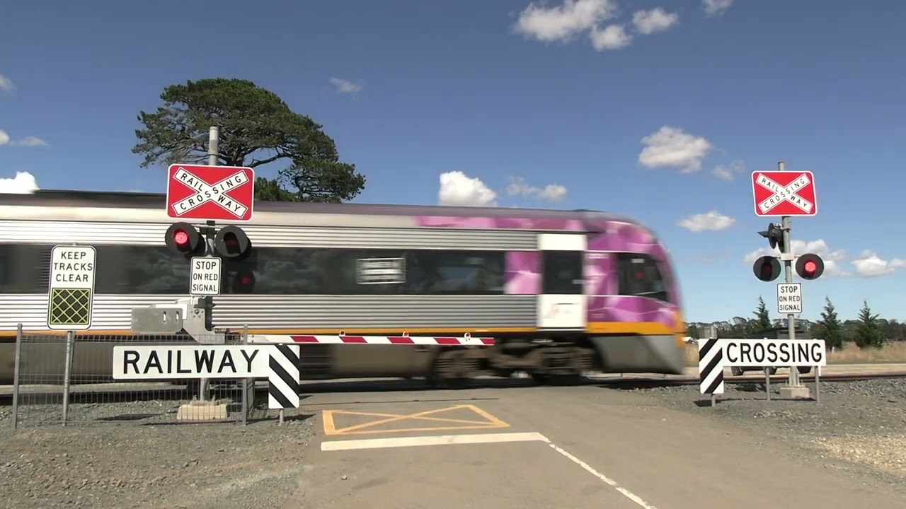 Manns Road Level Crossing, Ingliston, Victoria!