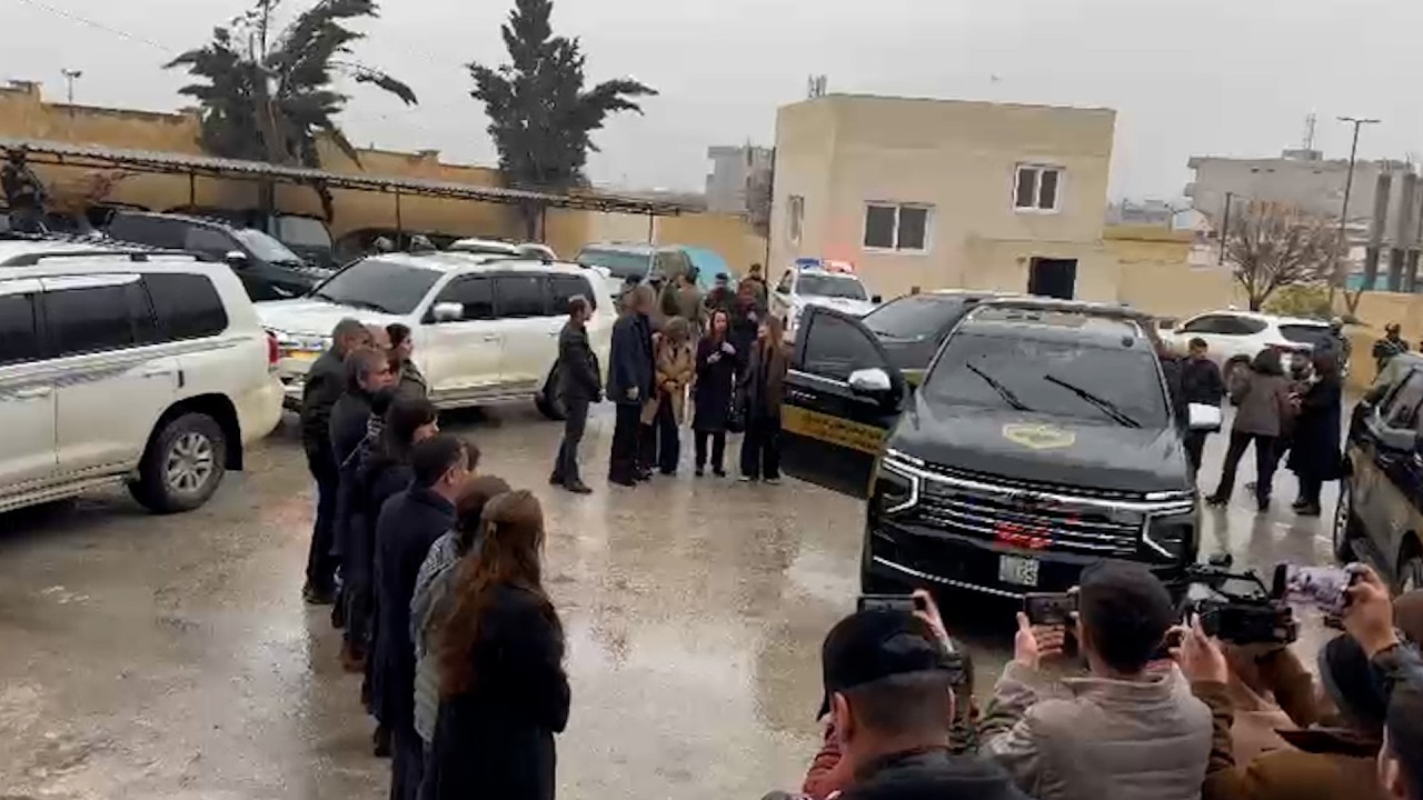 📌Şandeyeke Bakurê Kurdistanê li Kobanê ye.🛑Şandeya Bakur: Rêya Salih Muslim rêya me ye.