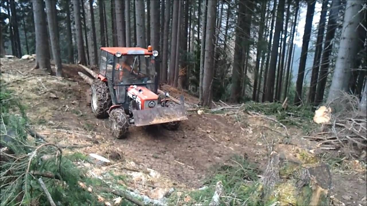 Lindner 420 SA Bauernfreund im Wald