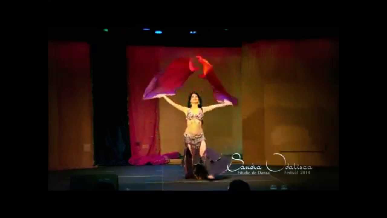 Danza del vientre con abanicos de seda (Bellydance with fanveils)