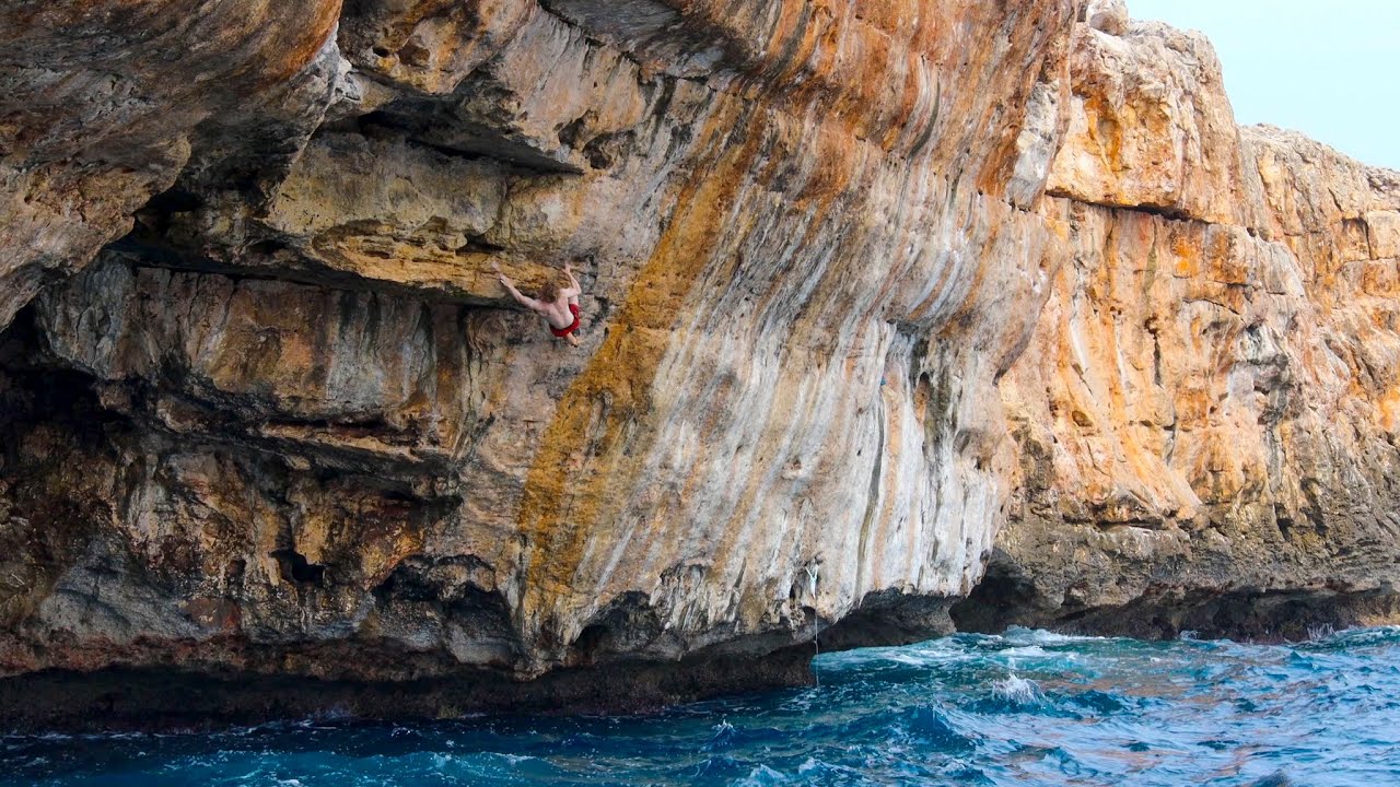 Sisifo 8a  /  Cala Mitjana  (mallorca)