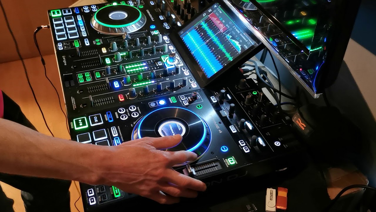 Melodic/Deep house mix on the Denon prime4, using tidal.(1st run through 2/3rds of the set)