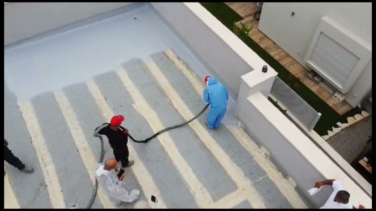 התזת גג על גבי יריעות ביטומניות בפוליאוריאה חמה