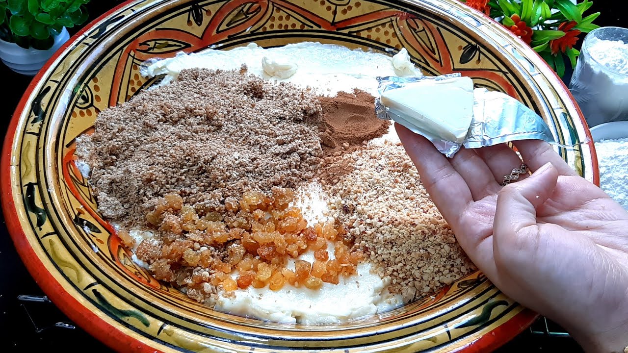 أحسن من الصبلي وحلويات اللوز✔كذوب في اليد قبل الفم👌فقط ببيضة بلا كثرة قوام وعذاب الوقفة/حلويات العيد