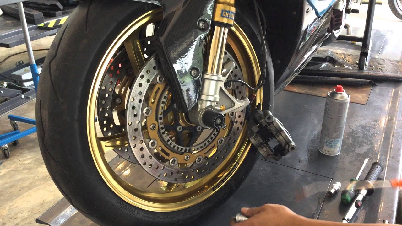 How to change brake pad for Brembo M50 with Ohlins suspension