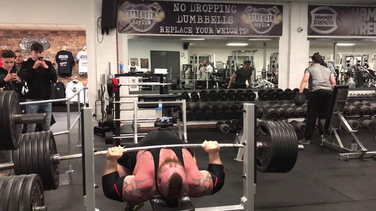 Eddie Hall Bench Pressing 265kg for 6 reps recorded by The Lad Bible
