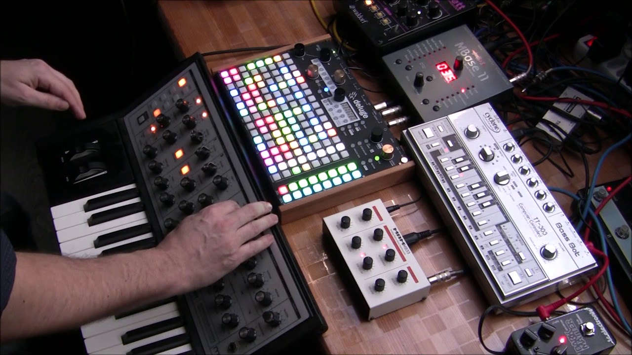 DAF-style crossover acid with Deluge, Moog Sub Phatty, MBase 11, 303 etc