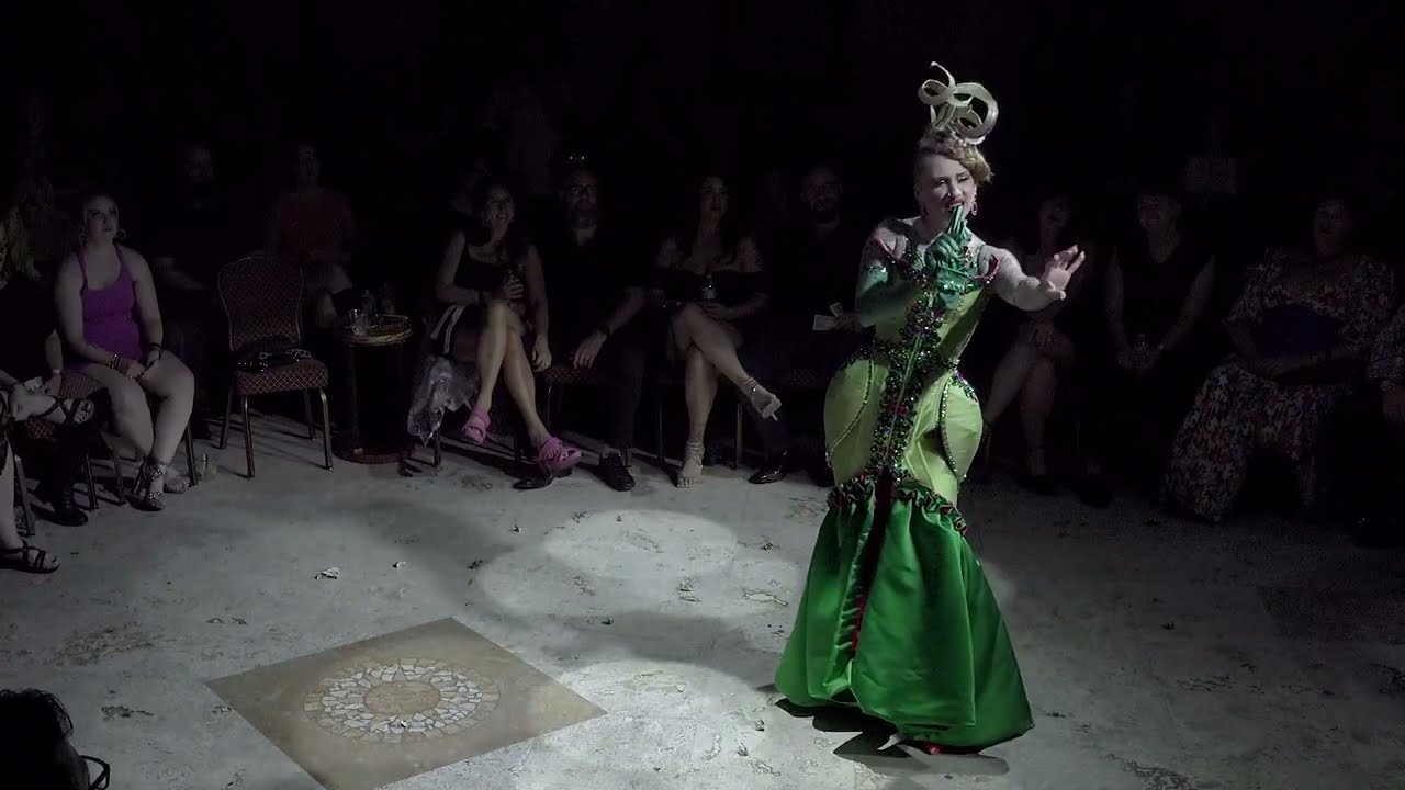 Sugar Vixen - Venus Dentata - Spellbound Burlesque