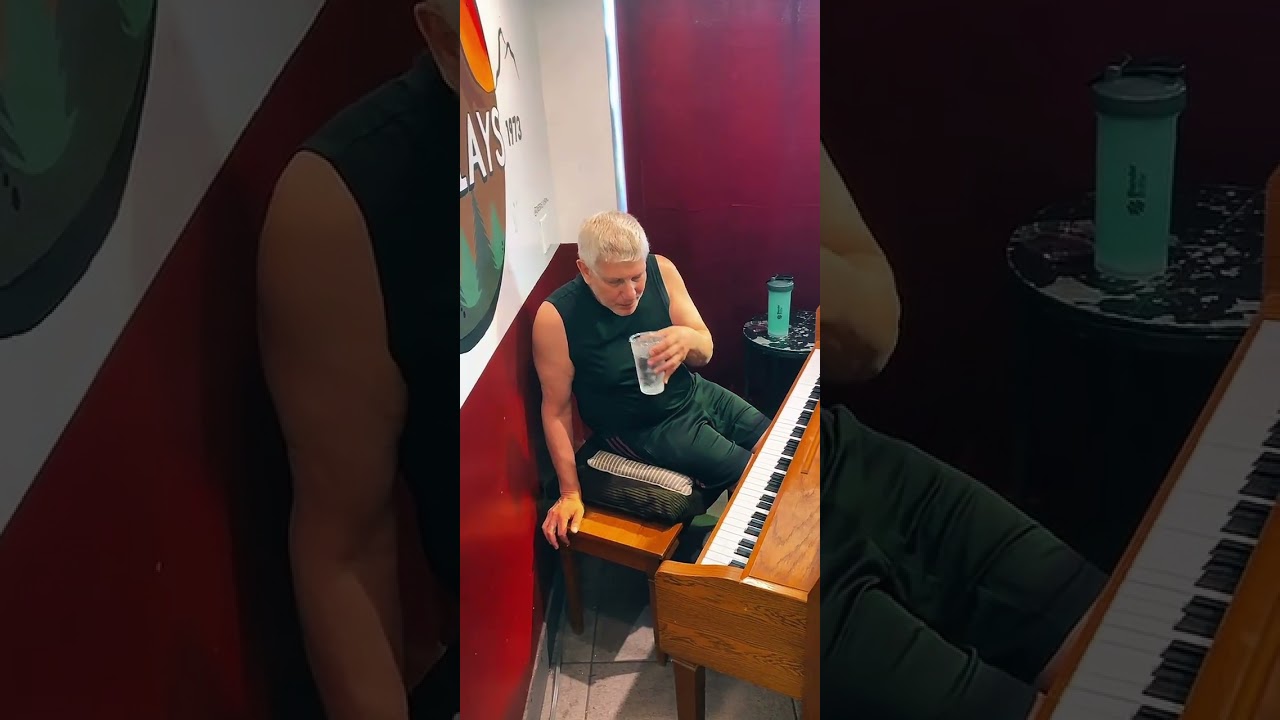 Complete Performance of David&rsquo;s Performance of SongCycle5 at Barclays Coffee & Tea Co. 