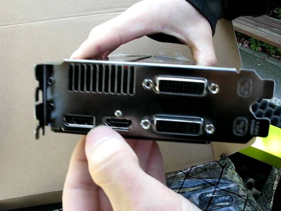 Radeon HD 5870 1GB ATI Video Card XFX Unboxing Linus Tech Tips