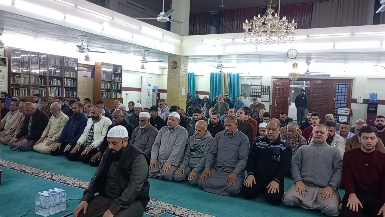 3رقم 5#3#2026 صلاه تراويح في شهر رمضان يوم 16جامع عرفات كان أمام الصلاةدكتور حيدر هادي العودة رفاعي
