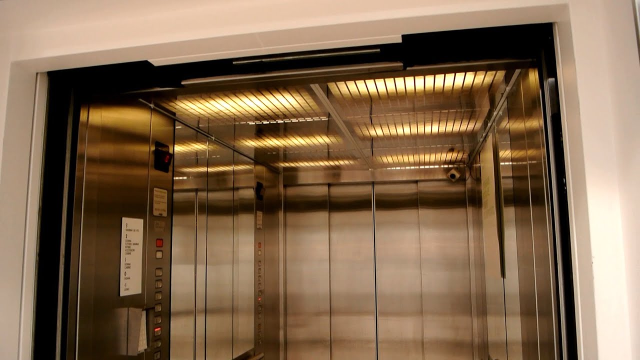 Schindler M-series traction elevator @ H&M, Lugano, Switzerland