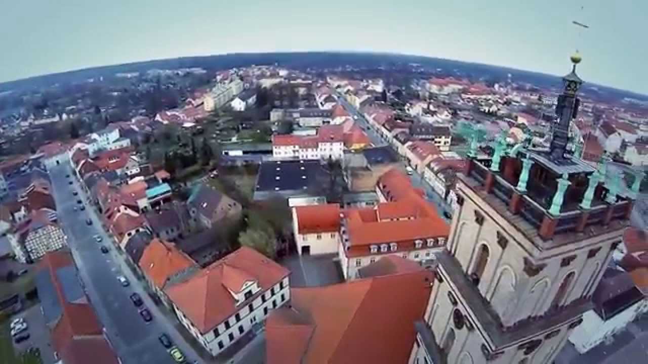 Residenzstadt Neustrelitz Marktplatz mit Kirche FPV HD 1080p