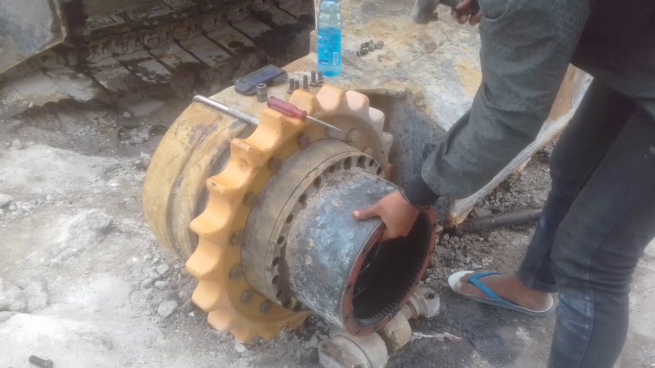 cara melepas final drive excavator untuk mengganti floating seal