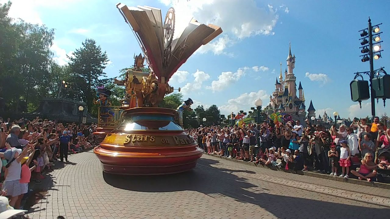 Disneyland Paris - Stars on Parade