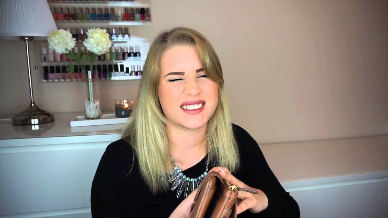 WHAT'S IN MY BAG TAG? + TOLLE VERLOSUNG :)| LOVESBEINGAWOMAN1993
