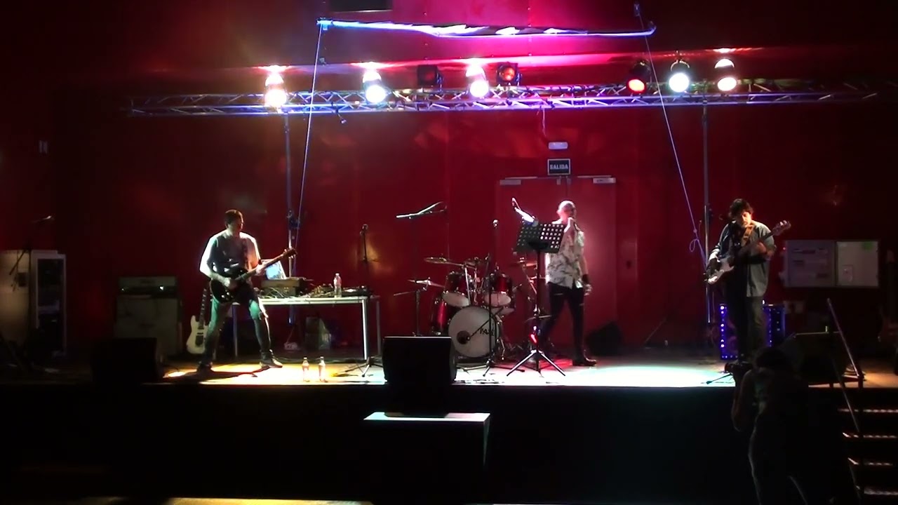 PRETTY FLY FOR A WHITE GUY / THE RIVAS COVER BAND