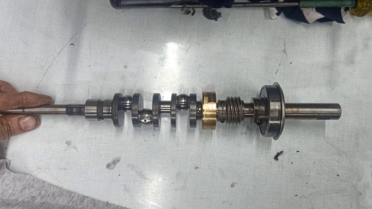 Tháo trục chính máy vắt sổ [ phần 1 ]