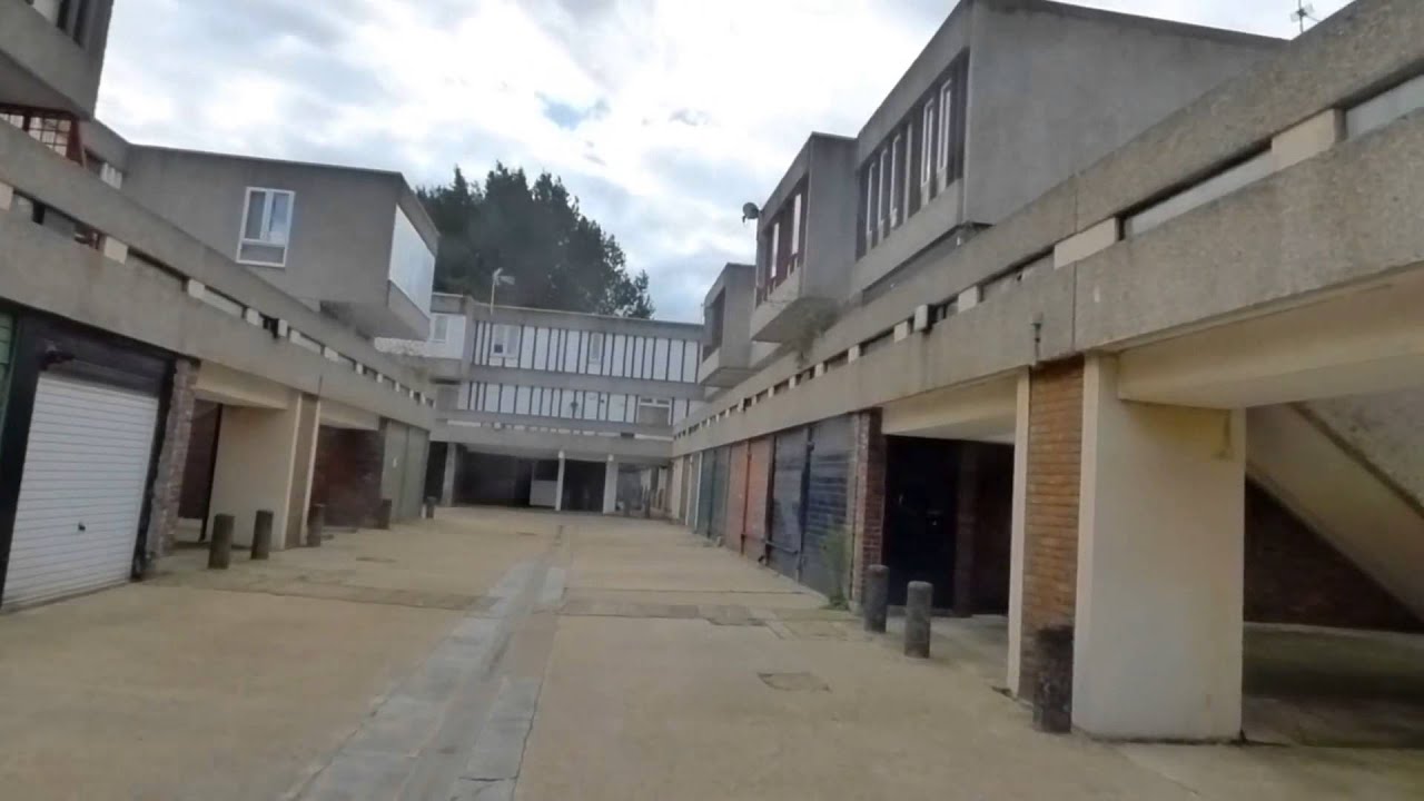 Thamesmead (part 1) - Awesome 60s estate with loads of walkways