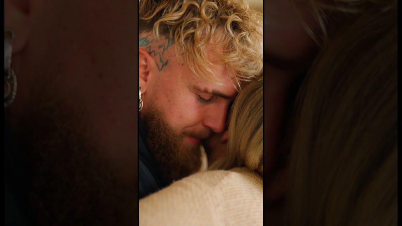 Jake Paul Emotional Hug with his Mother 🥹 #jakepaul #funny #boxing #viral #breakingnews