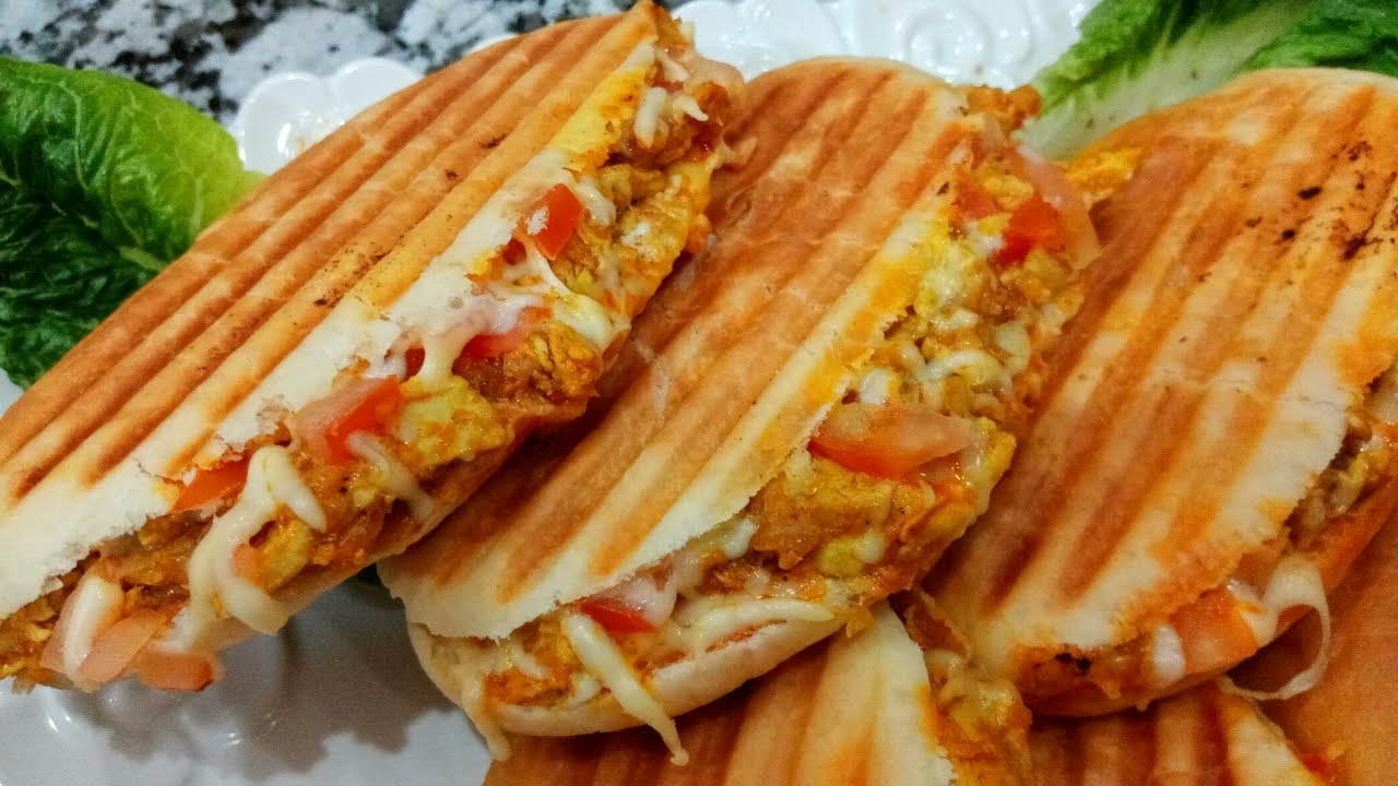 Sandwich panini/ تحضير بانيني الدجاج الرائع - ساندويش الدجاج المنزلي