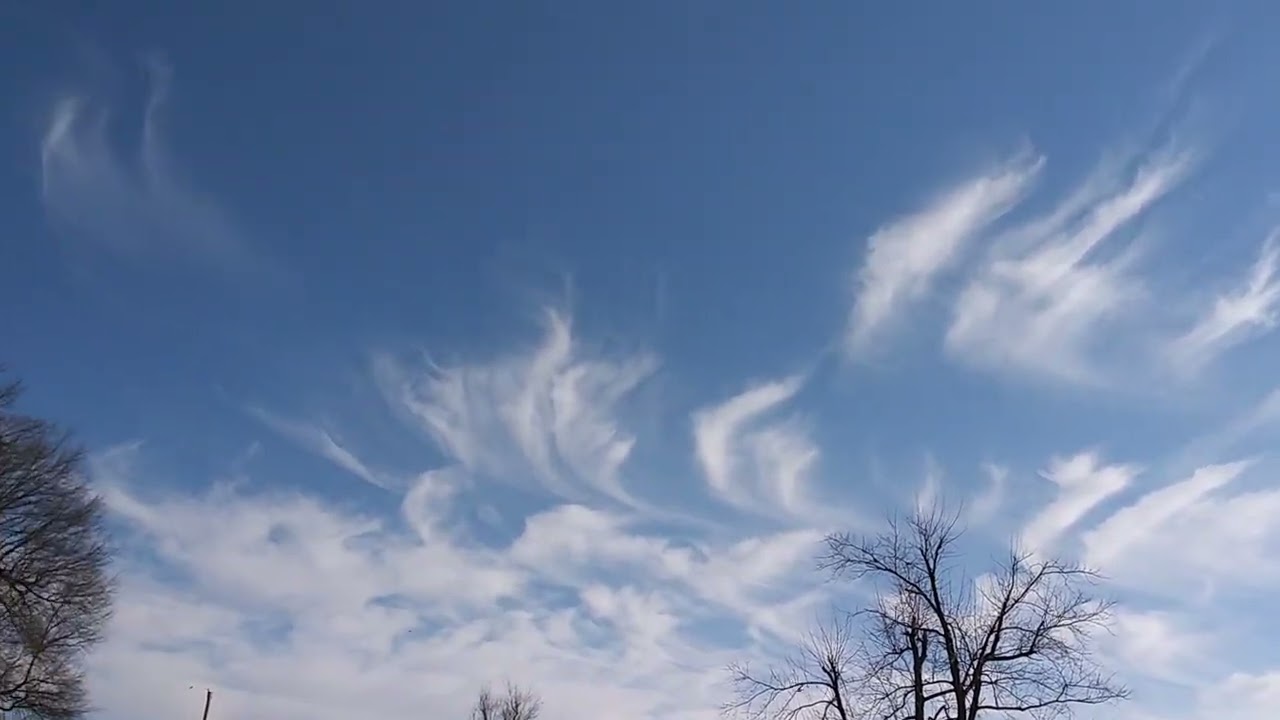 4mph wind flying the Eachine E129. Great Beginner Heli.