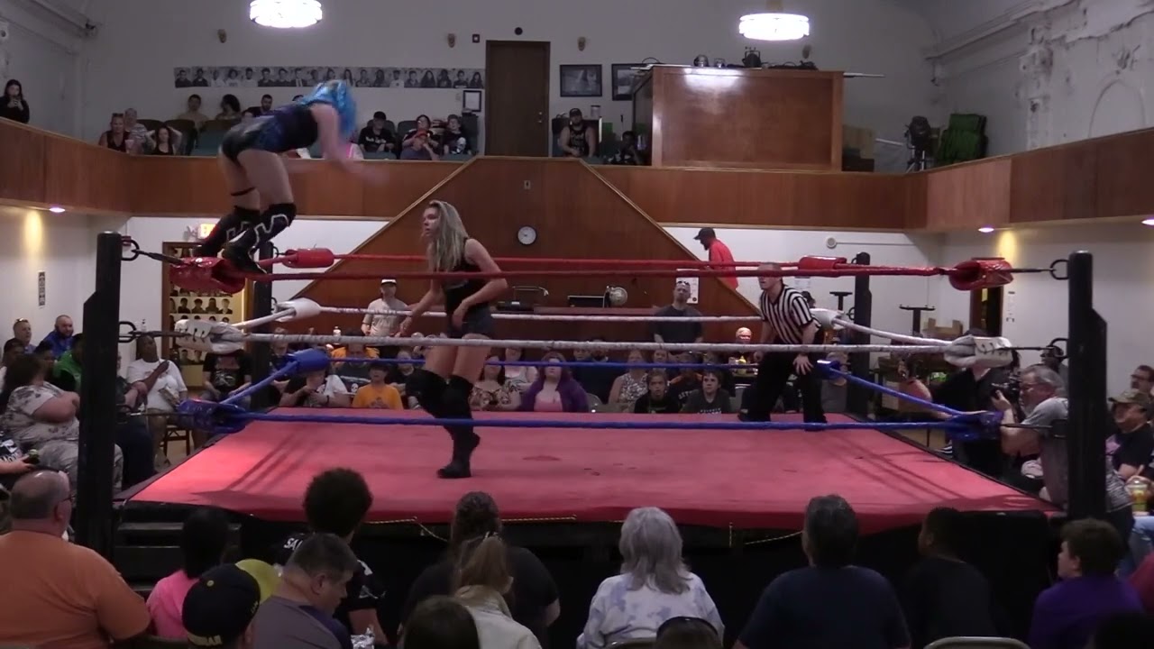 Leela Hall Vs Heather Blue