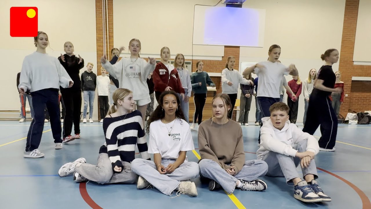 Preview 'Alice in Wonderland' op Regius College