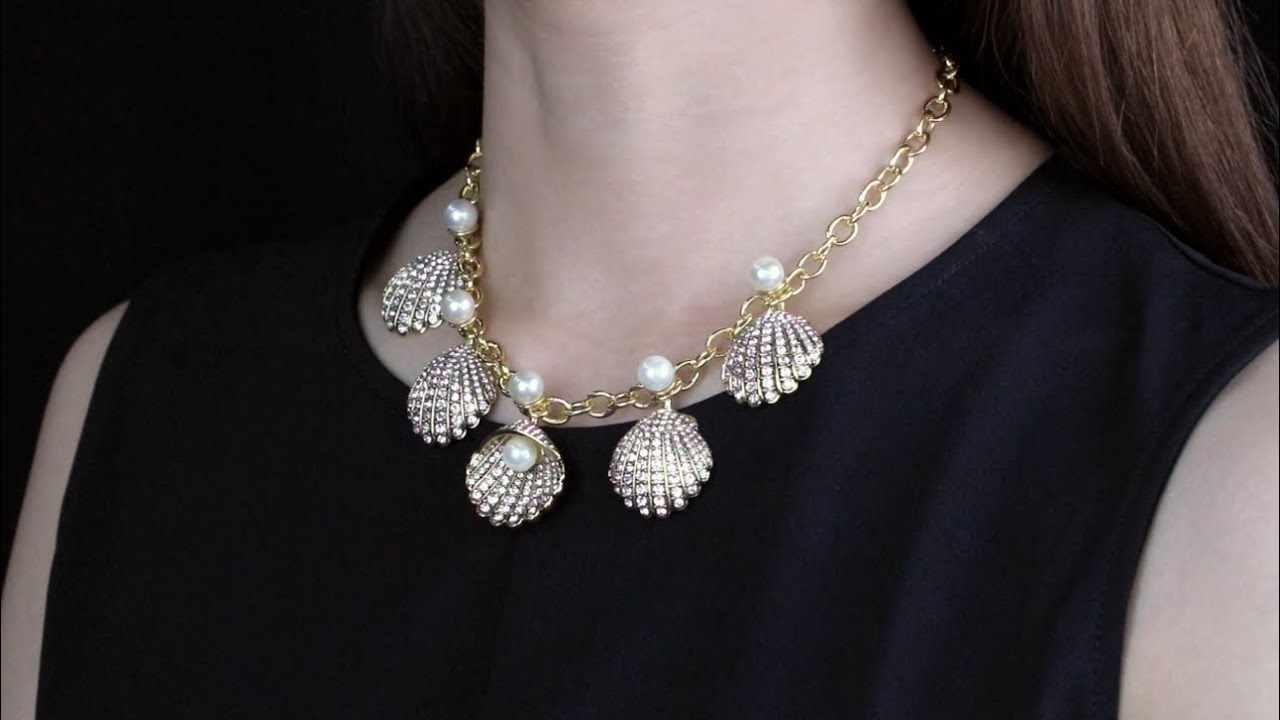 Large Shell Pearl Necklace Imitation Crystal Pearl Shell White Gilt Tone