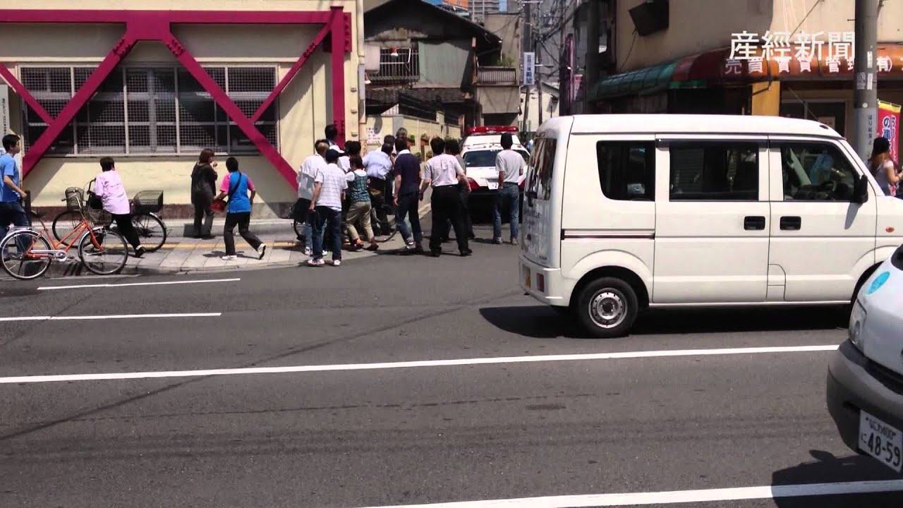 西成でワゴン車暴走（読者提供）