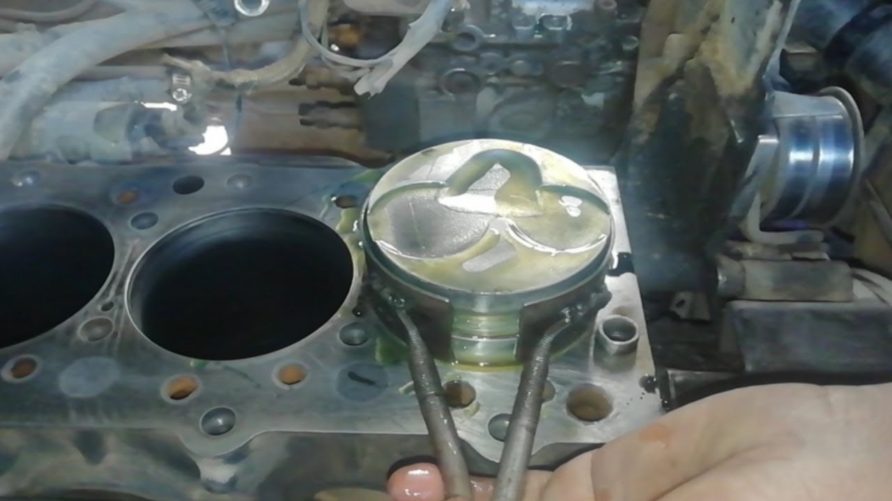 Piston Rings installation in HYUNDAI SHAHZOR Engine