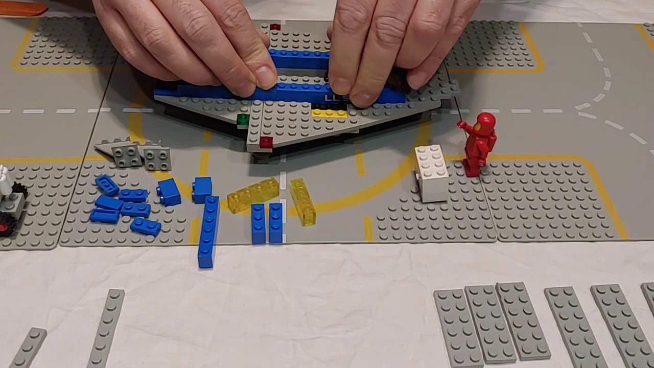 Building LEGO classic space LL924 / 487 / 924 Space cruiser