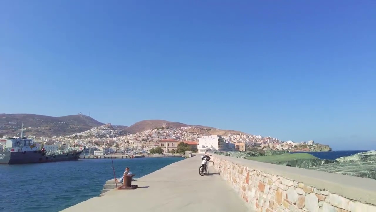 2023 09 18 / Greece, Syros - Walk on Ermoupoli Coast during strong winds