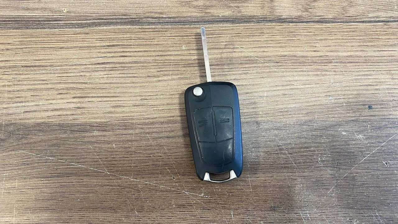 Hogyan cserélj Opel Astra , Corsa , Meriva , Zafira autókulcsban elemet ?