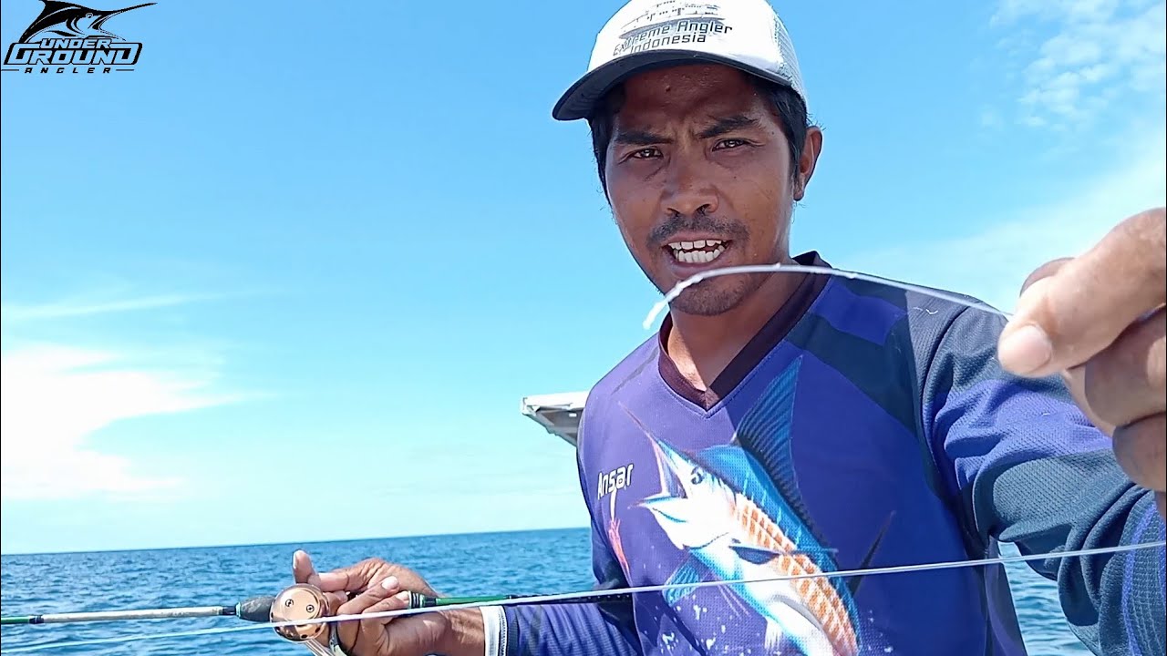 IKAN PREDATOR INI AKHIRNYA MUNCUL JUGA KEPERMUKAAN.