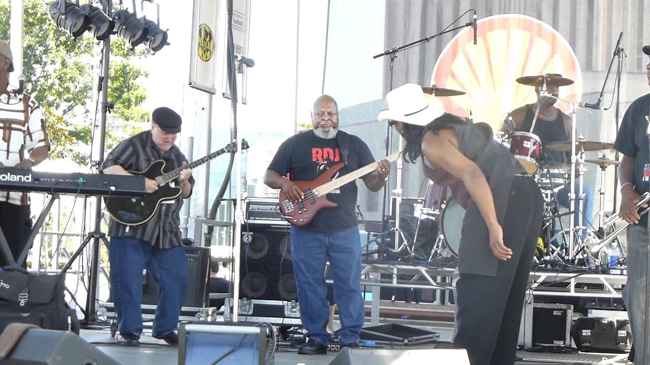 Rockin' Dopsie Jr. - James Brown & Michael Jackson tribute (Oyster Festival 2012)