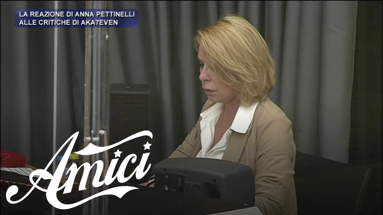 Amici 20 - La dura reazione di Anna Pettinelli alle parole di Aka7even