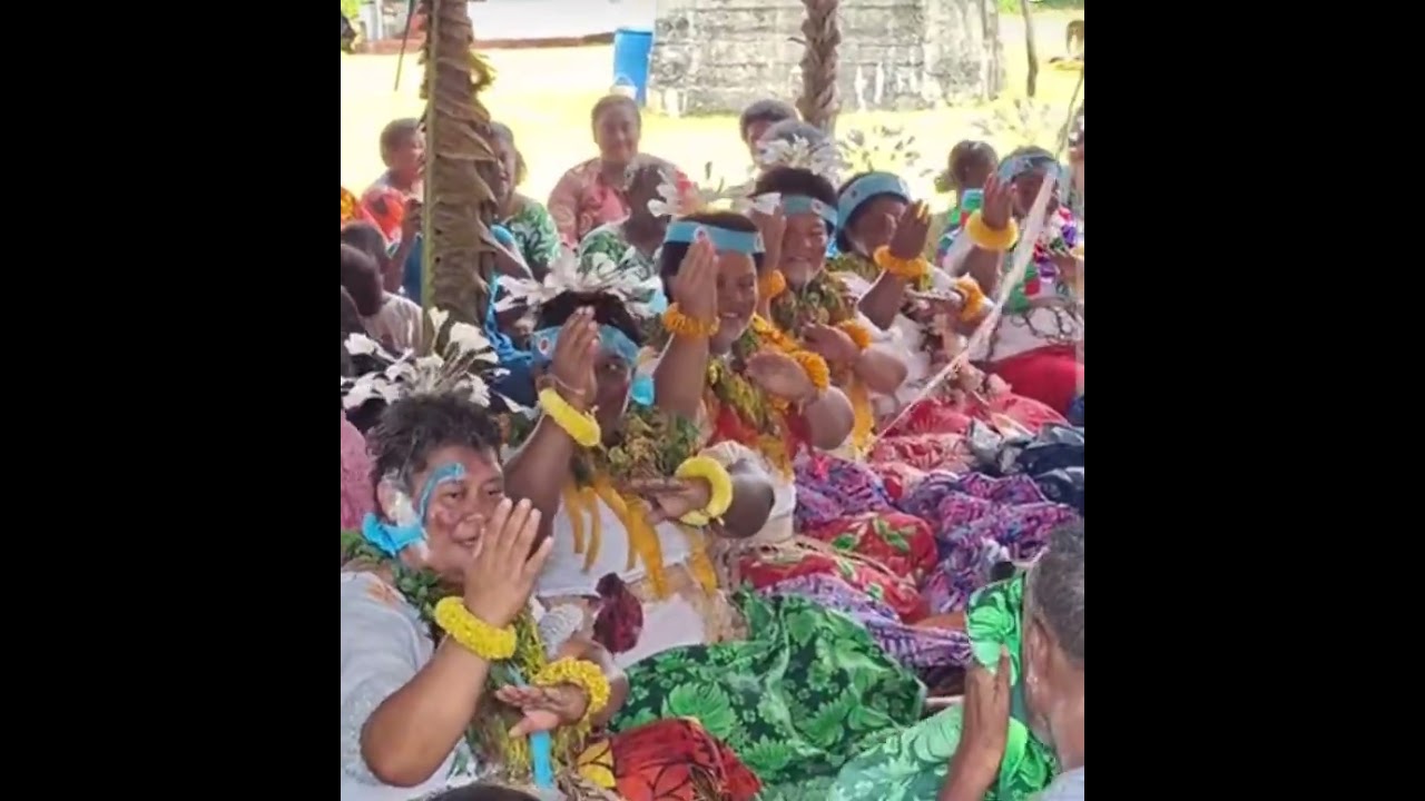 Meke vakamalolo mai Namuka-i-Lau