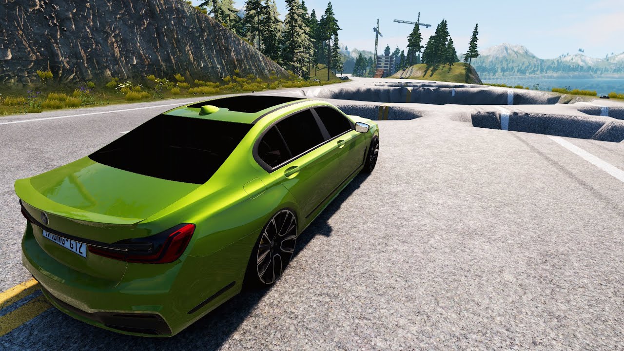 Cars vs Giant Pits &ndash; BeamNG.Drive Crashes | Range Rover vs BMW 7 Series vs BMW M4