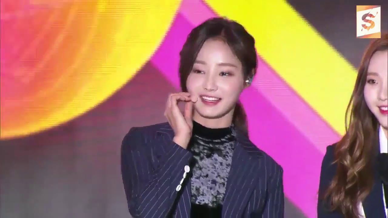 [181003] MOMOLAND BBOOM BBOOM + BAAM + Wonderful Love @Asia Song Festival