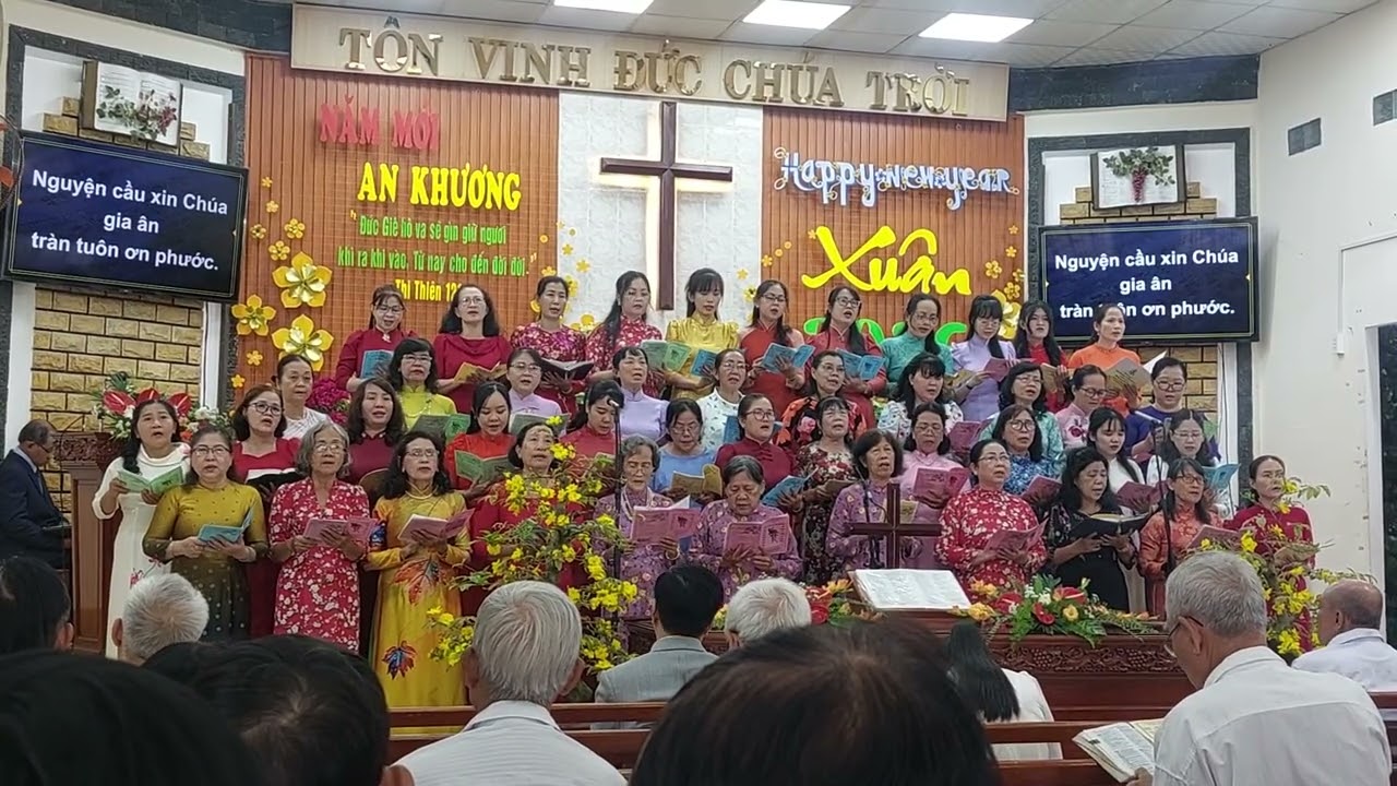 Nữ giới hát tôn vinh chúa