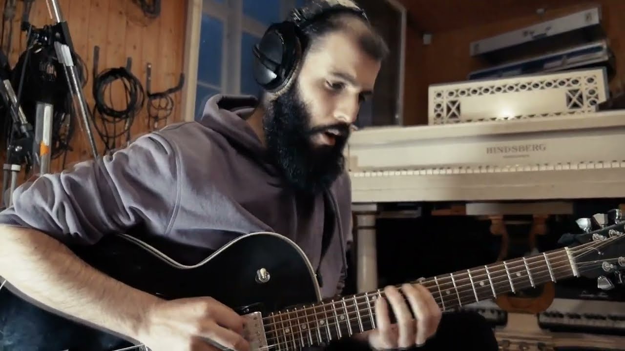 Mané Fernandes -  ENTER THE sQUIGG - 'Ode to the Mixtape'