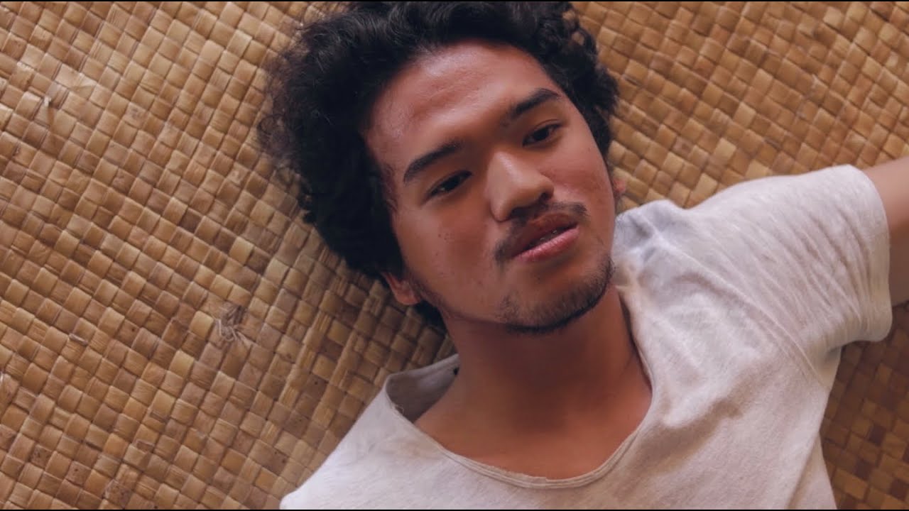 Reruntuh - Kembali Kita Berlayar Pelan (Official Music Video)
