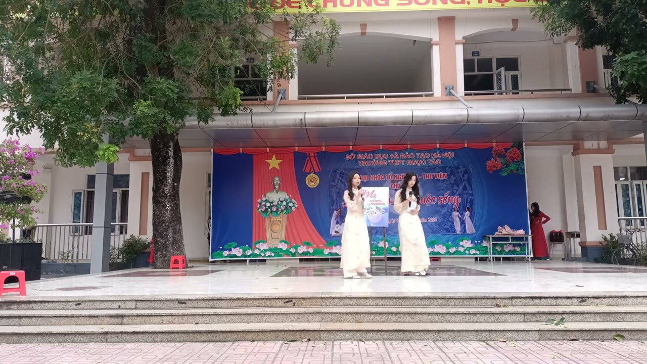 Chương trình ngoại khóa tổ ngữ văn trường THPT Ngọc Tảo : Sách - Quà tặng cuộc sống