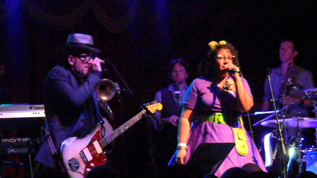 Elvis Costello & The Roots 