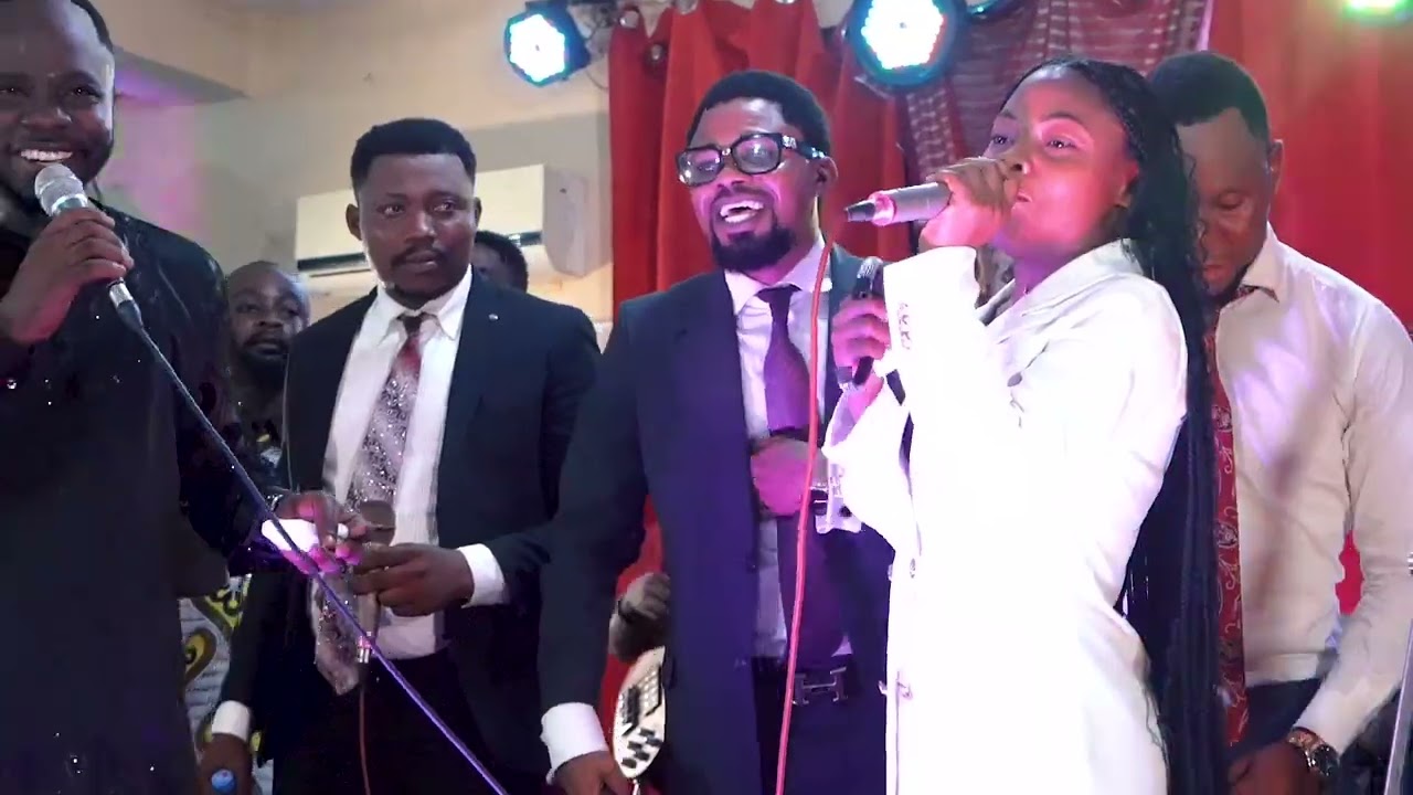 😭😭Fiston-Gloire Mamba, Ornella MUENZELA, Franck BUBA et Valery Tshibangu chantent avec les c&oelig;urs 😭😭