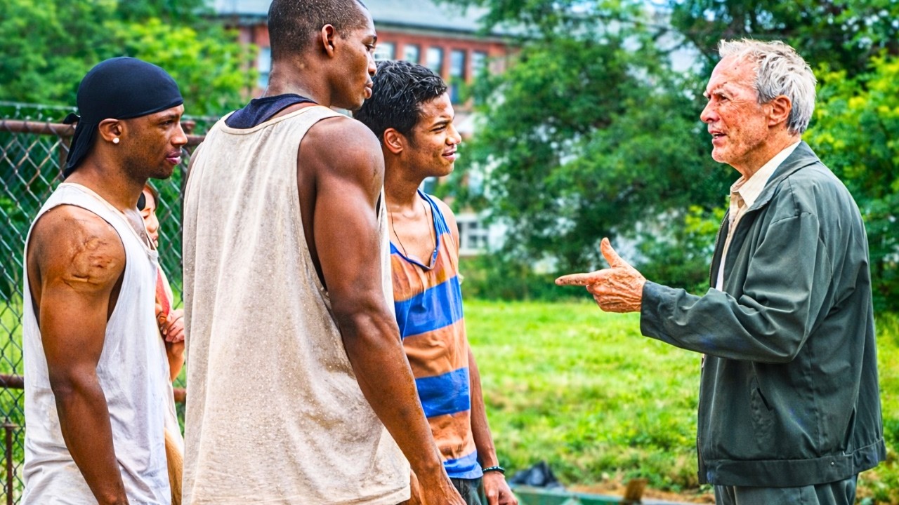 These gangs bullied the old man, not knowing that he was a dangerous wall-killer | Movie Recap