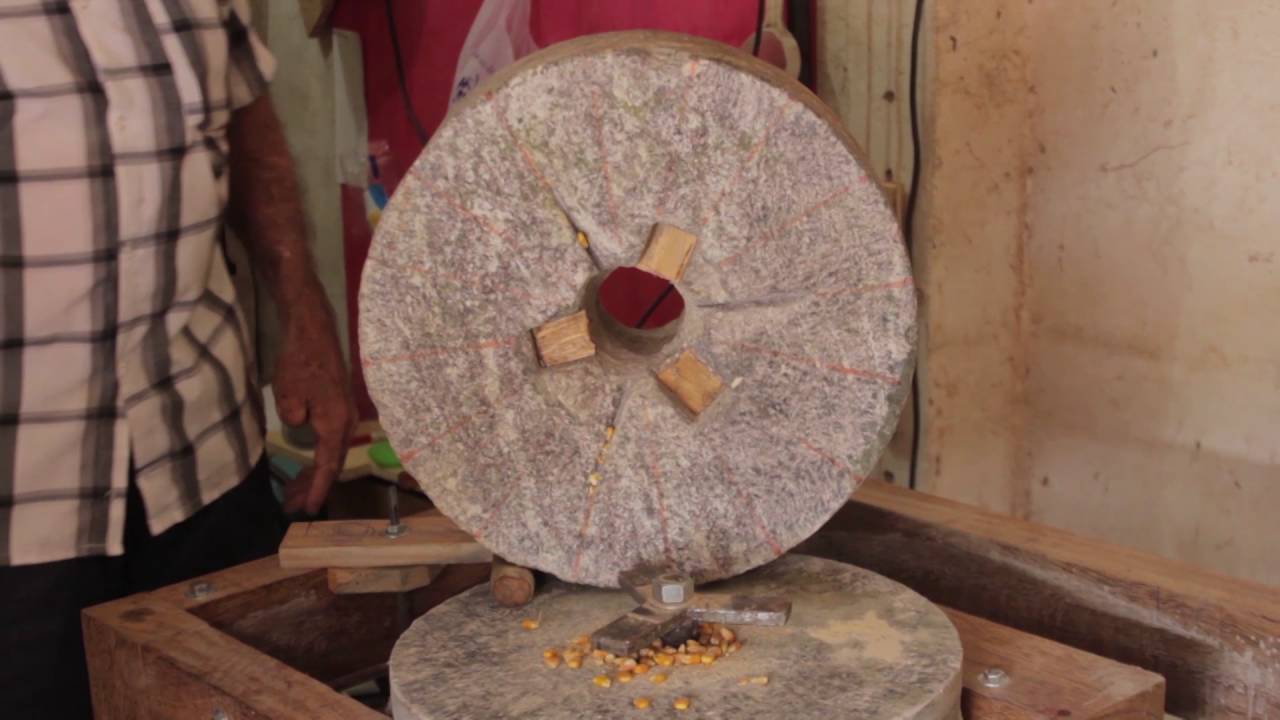 RARIDADE QUE VIROU UM BOM NEGÓCIO  FABRICANTE DE MOINHO DE ÁGUA