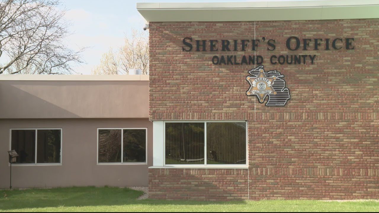 Oakland County Sheriff's Office trying to fill about 100 roles