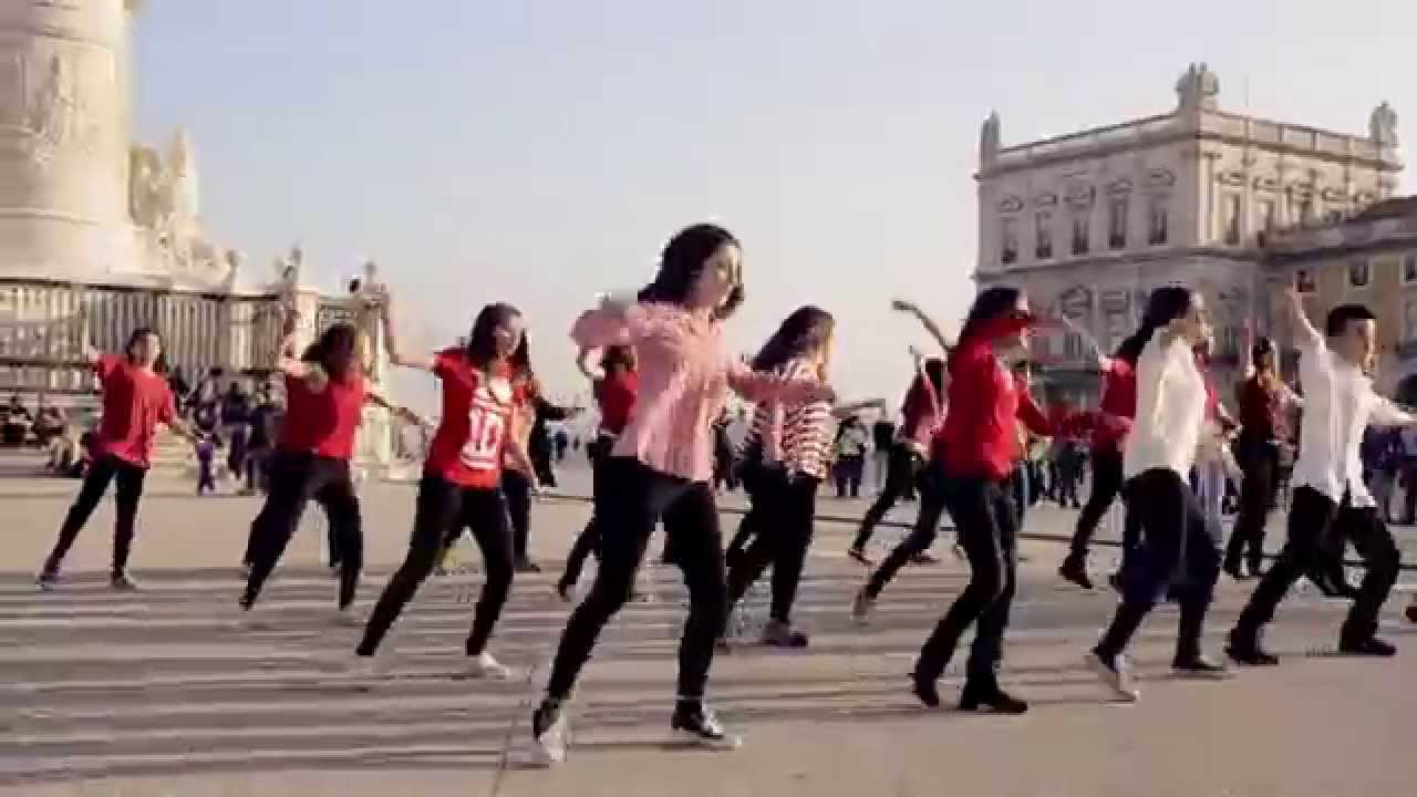 Flash Mob 1D Midnight Memories - Portugal